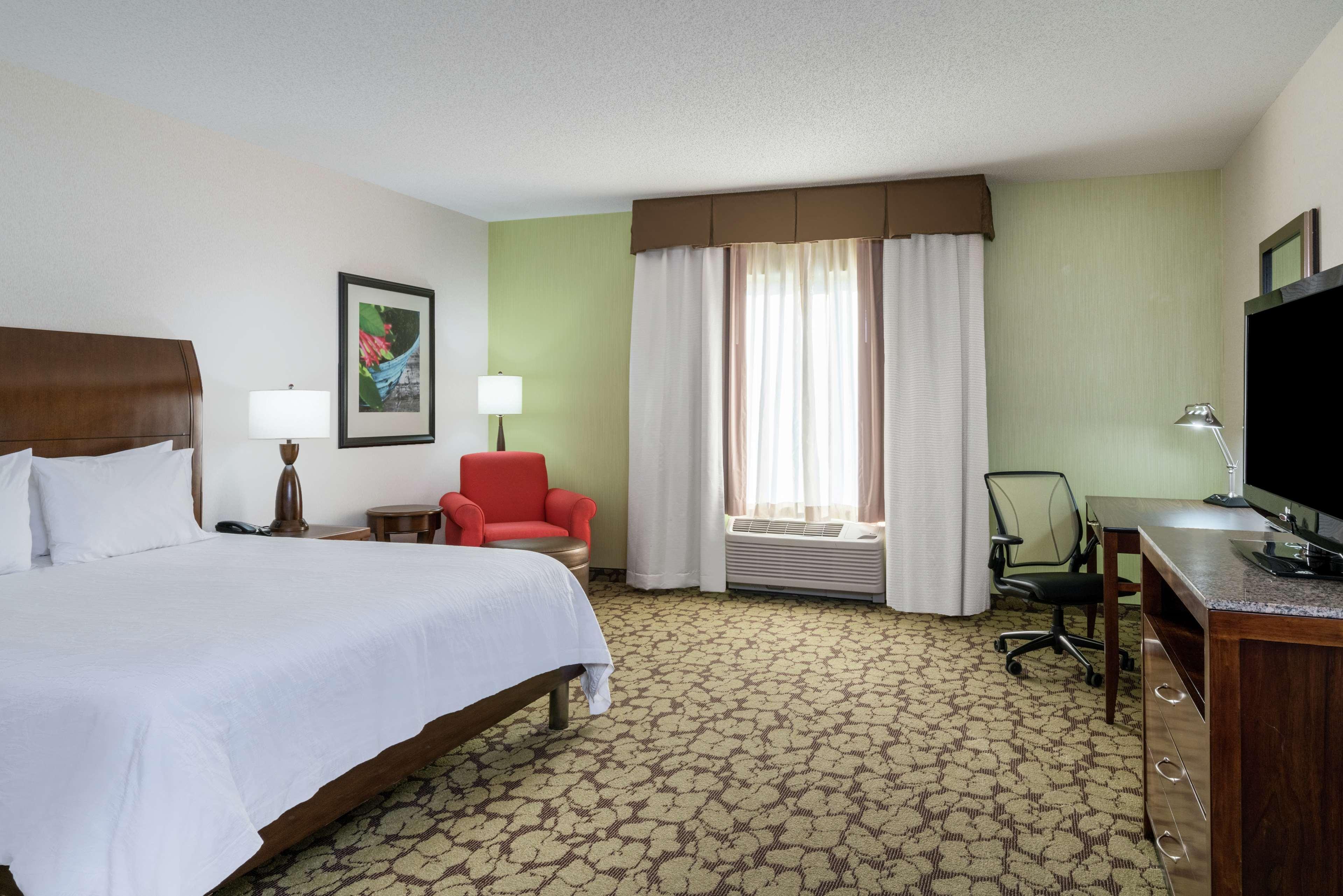 Hilton Garden Inn Valley Forge/Oaks Екстериор снимка