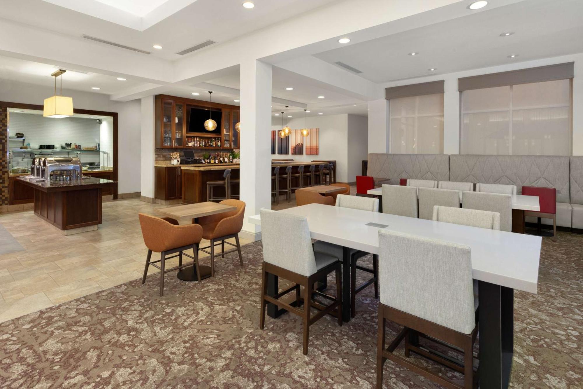 Hilton Garden Inn Valley Forge/Oaks Екстериор снимка