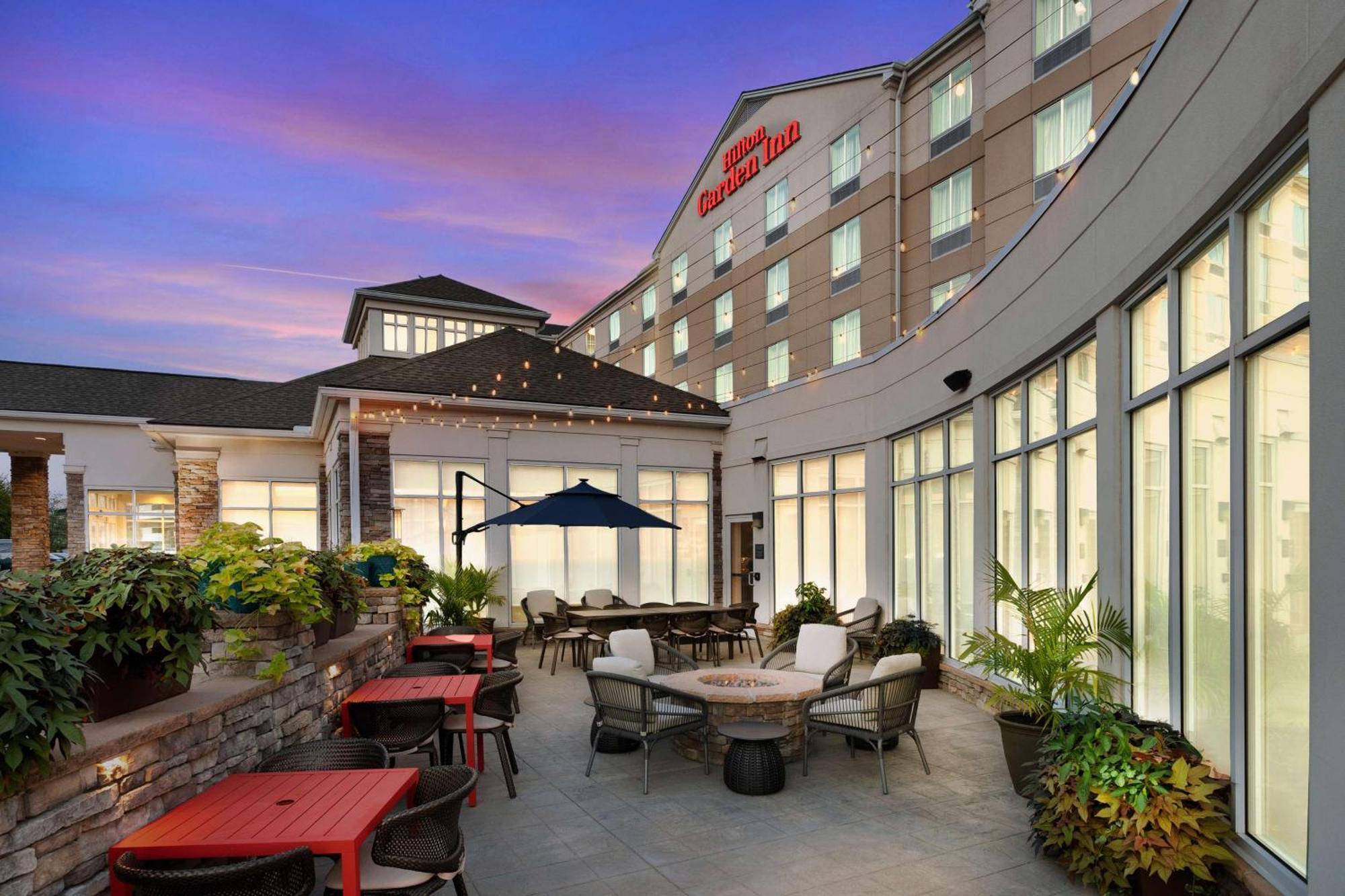 Hilton Garden Inn Valley Forge/Oaks Екстериор снимка